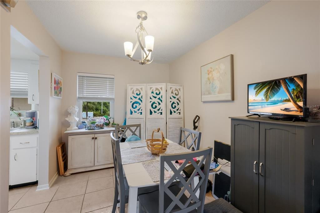 For Sale: $140,000 (2 beds, 2 baths, 925 Square Feet)