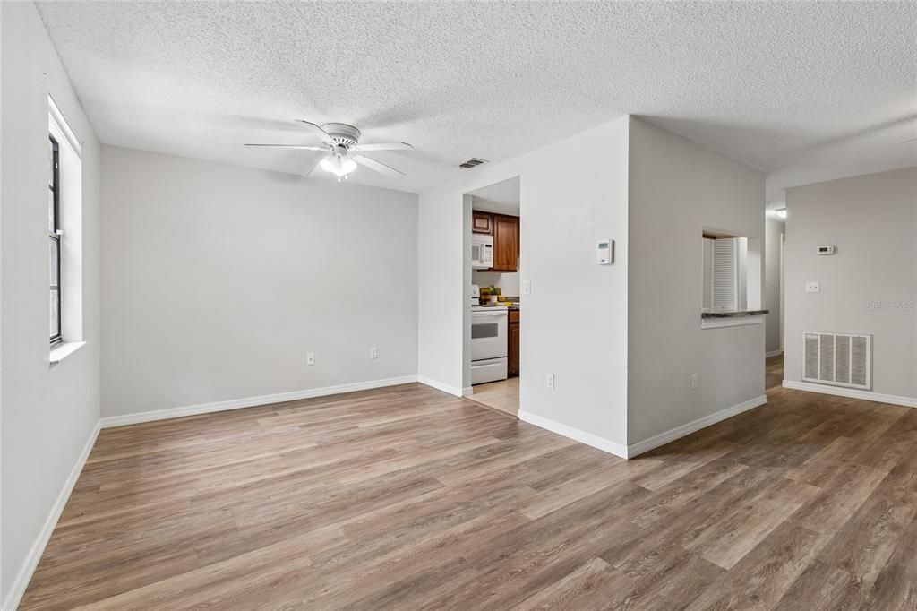 En Venta: $135,000 (2 camas, 2 baños, 915 Pies cuadrados)