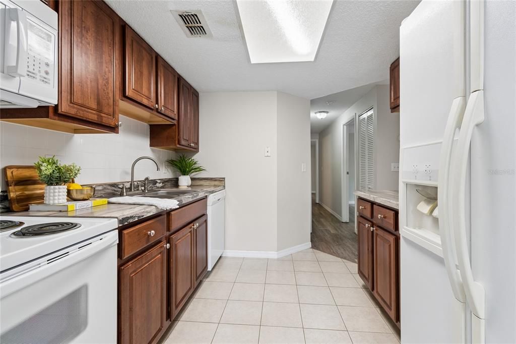 En Venta: $135,000 (2 camas, 2 baños, 915 Pies cuadrados)
