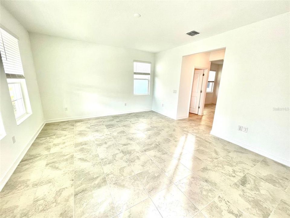 For Rent: $2,795 (3 beds, 2 baths, 1982 Square Feet)