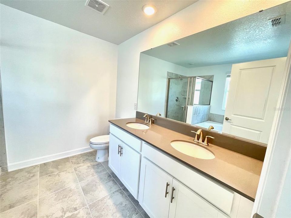 For Rent: $2,795 (3 beds, 2 baths, 1982 Square Feet)