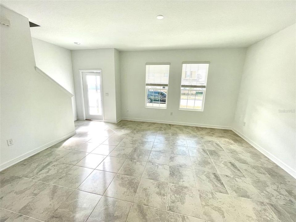 For Rent: $2,795 (3 beds, 2 baths, 1982 Square Feet)