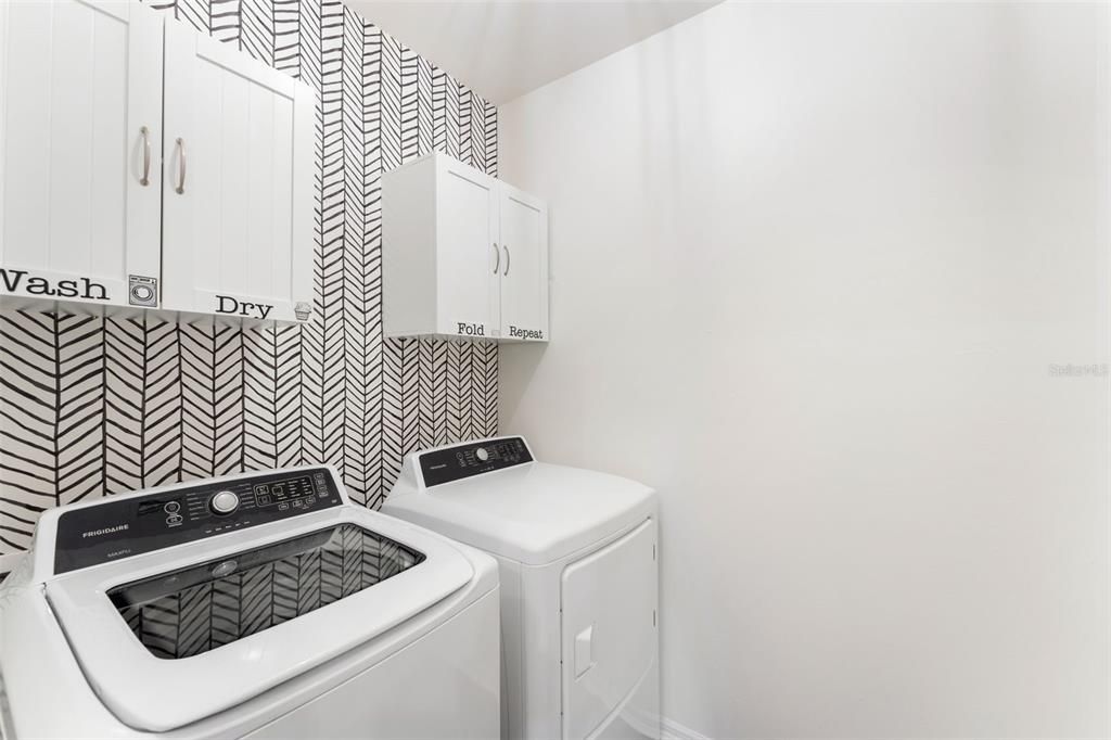 For Rent: $2,350 (4 beds, 2 baths, 1828 Square Feet)