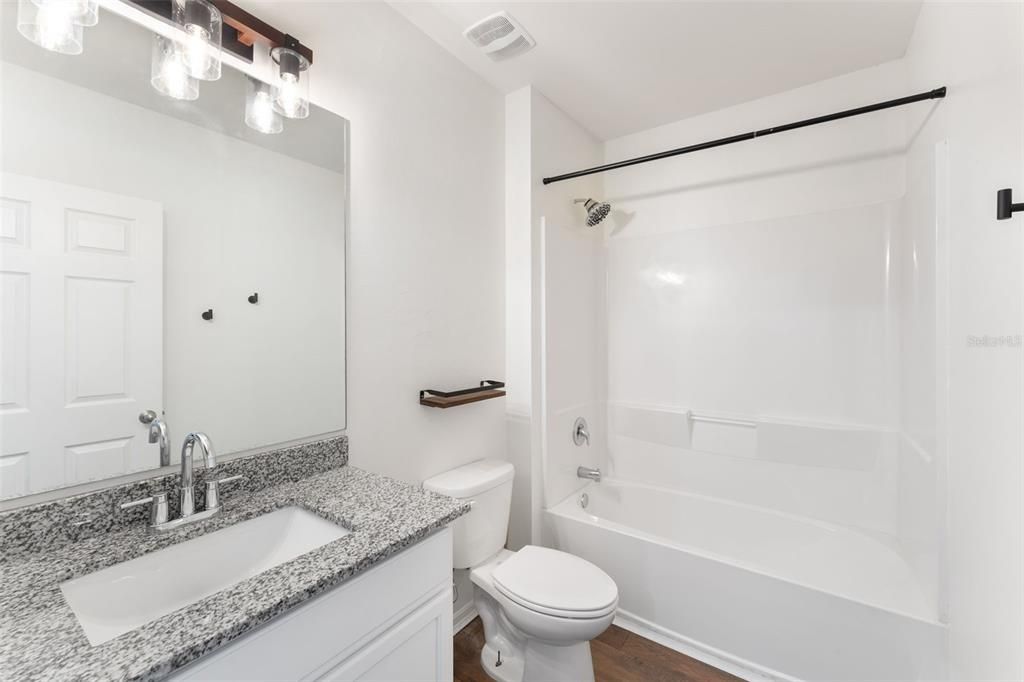 For Rent: $2,350 (4 beds, 2 baths, 1828 Square Feet)