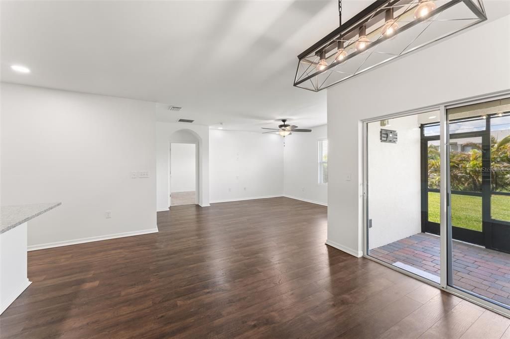 For Rent: $2,350 (4 beds, 2 baths, 1828 Square Feet)