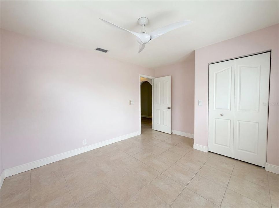 For Sale: $275,000 (3 beds, 2 baths, 1609 Square Feet)