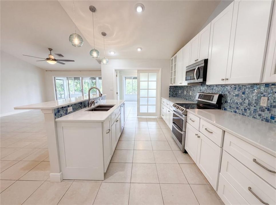 For Sale: $275,000 (3 beds, 2 baths, 1609 Square Feet)