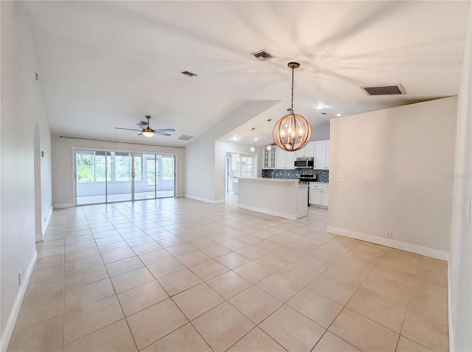 For Sale: $275,000 (3 beds, 2 baths, 1609 Square Feet)