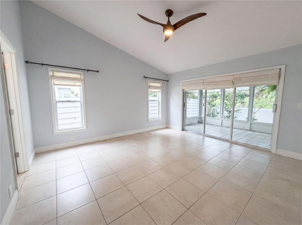 For Sale: $275,000 (3 beds, 2 baths, 1609 Square Feet)