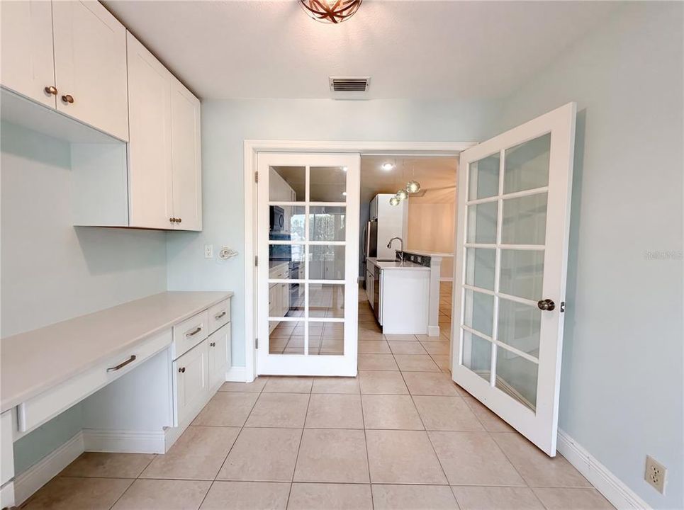 For Sale: $275,000 (3 beds, 2 baths, 1609 Square Feet)