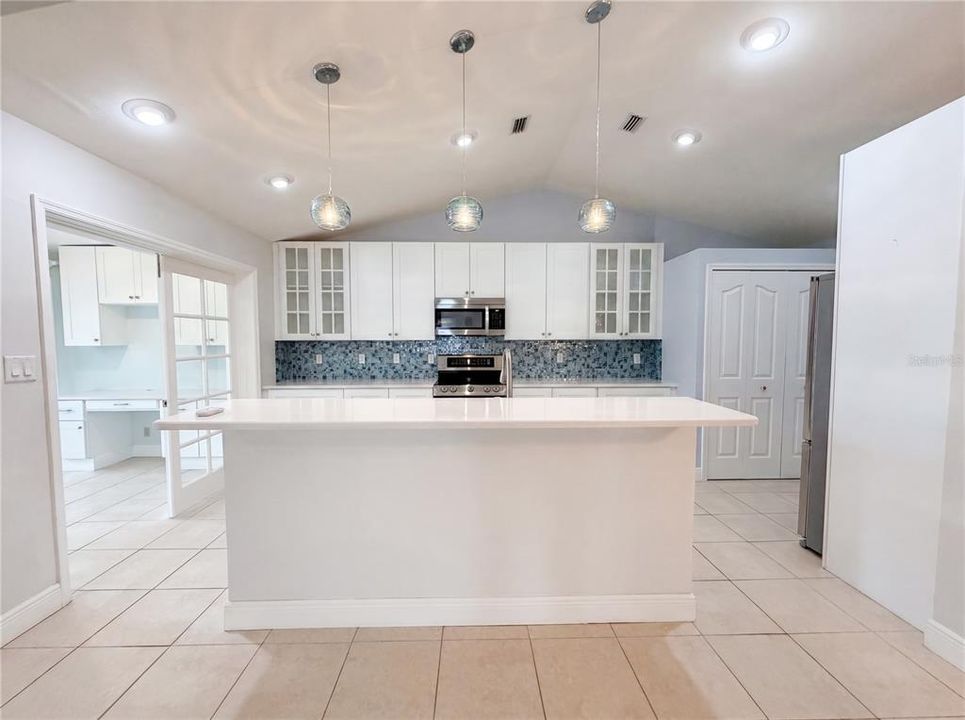 For Sale: $275,000 (3 beds, 2 baths, 1609 Square Feet)