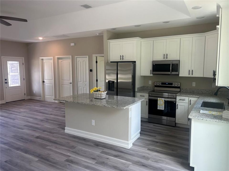 En Venta: $342,000 (3 camas, 2 baños, 1530 Pies cuadrados)