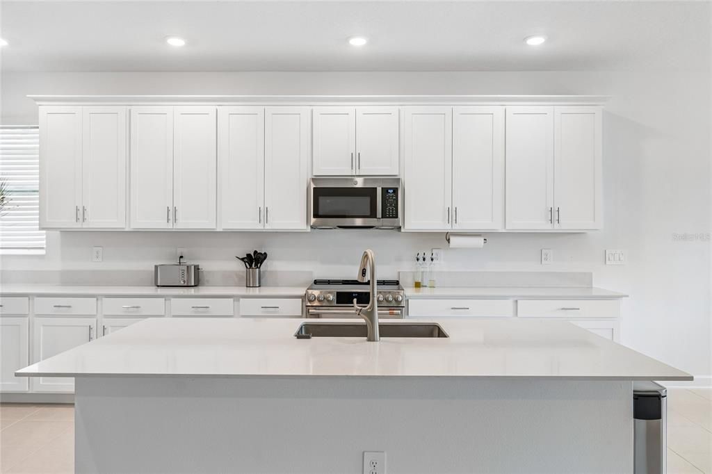 En Venta: $519,500 (4 camas, 3 baños, 2536 Pies cuadrados)