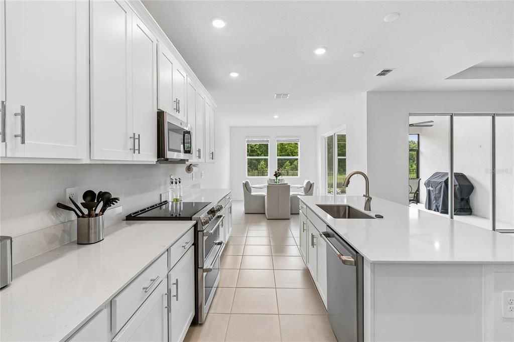 En Venta: $519,500 (4 camas, 3 baños, 2536 Pies cuadrados)