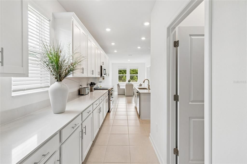 En Venta: $519,500 (4 camas, 3 baños, 2536 Pies cuadrados)