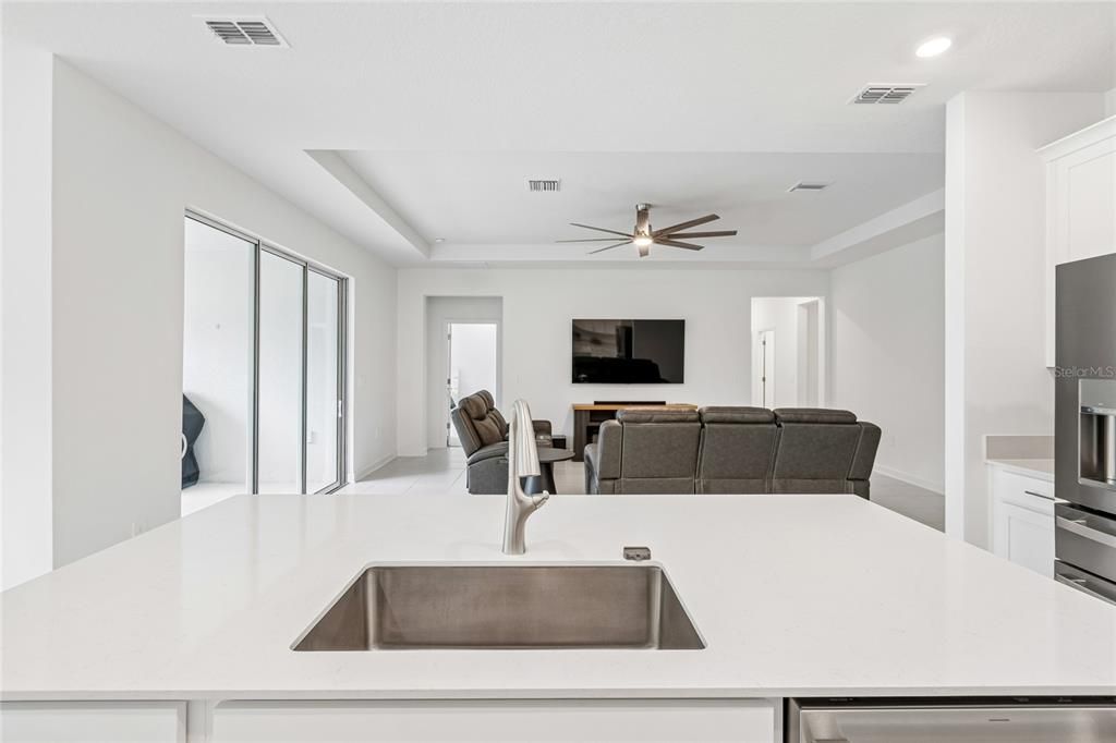 En Venta: $519,500 (4 camas, 3 baños, 2536 Pies cuadrados)