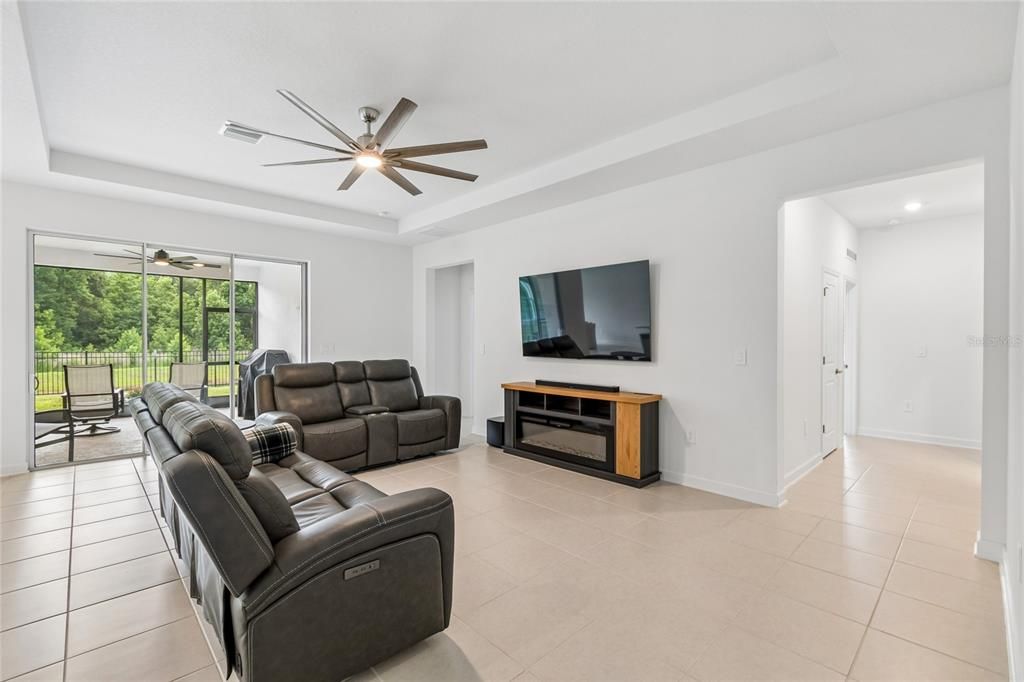 En Venta: $519,500 (4 camas, 3 baños, 2536 Pies cuadrados)