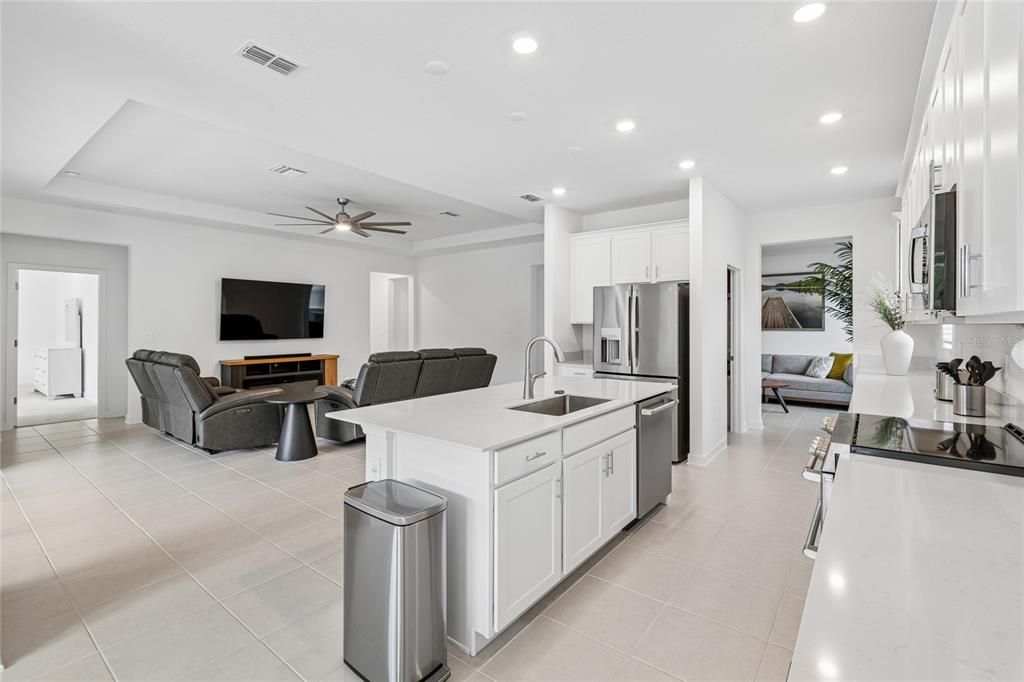 En Venta: $519,500 (4 camas, 3 baños, 2536 Pies cuadrados)