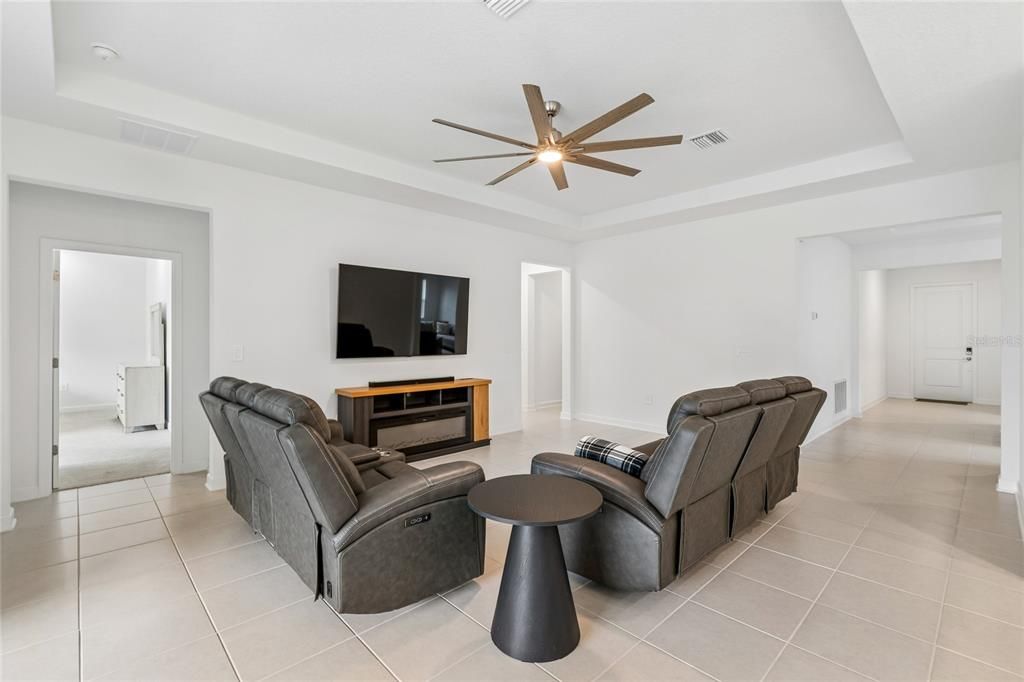 En Venta: $519,500 (4 camas, 3 baños, 2536 Pies cuadrados)