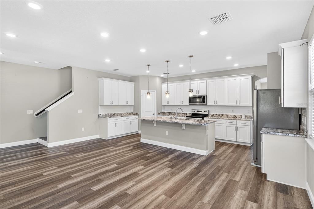 For Sale: $434,999 (4 beds, 3 baths, 2142 Square Feet)