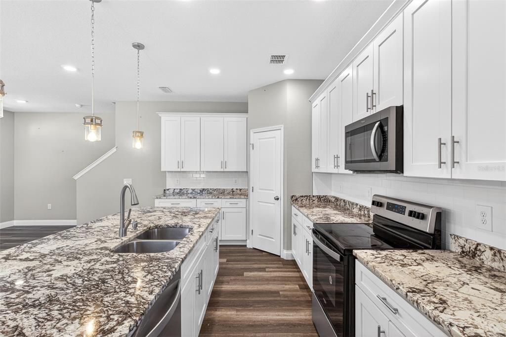 For Sale: $434,999 (4 beds, 3 baths, 2142 Square Feet)