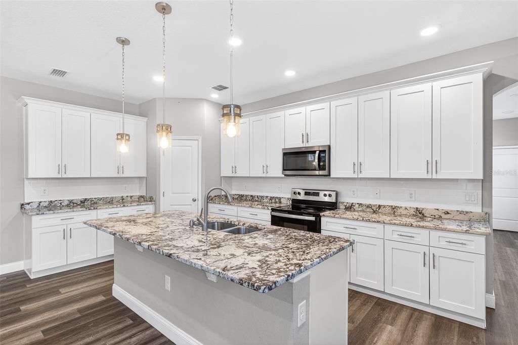 For Sale: $434,999 (4 beds, 3 baths, 2142 Square Feet)