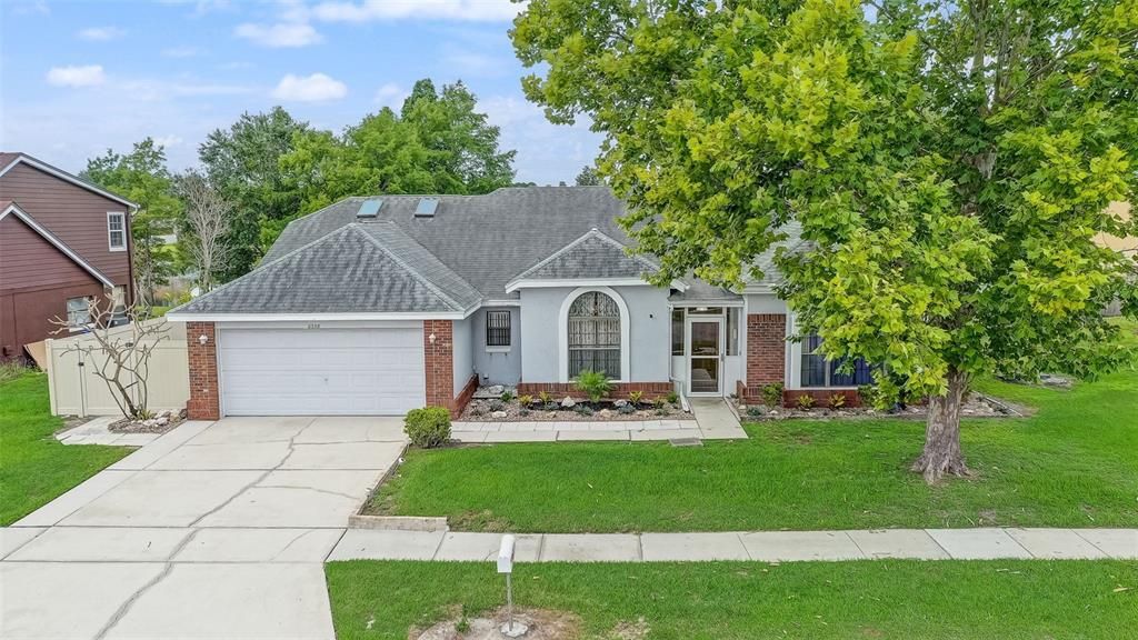 For Sale: $499,999 (4 beds, 2 baths, 2337 Square Feet)