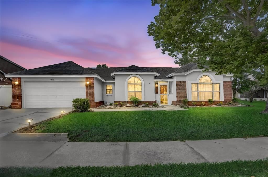 For Sale: $499,999 (4 beds, 2 baths, 2337 Square Feet)
