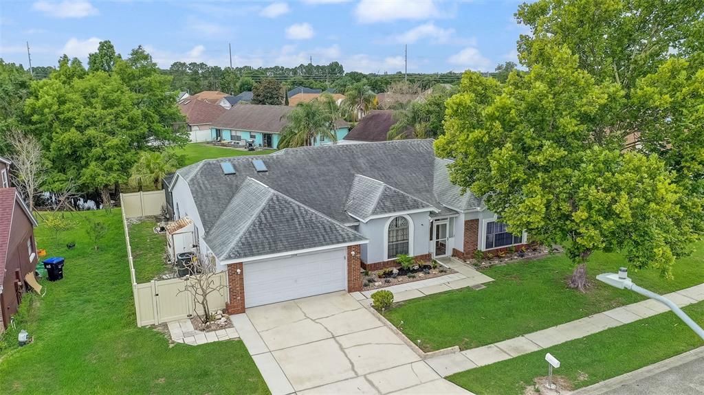 For Sale: $499,999 (4 beds, 2 baths, 2337 Square Feet)