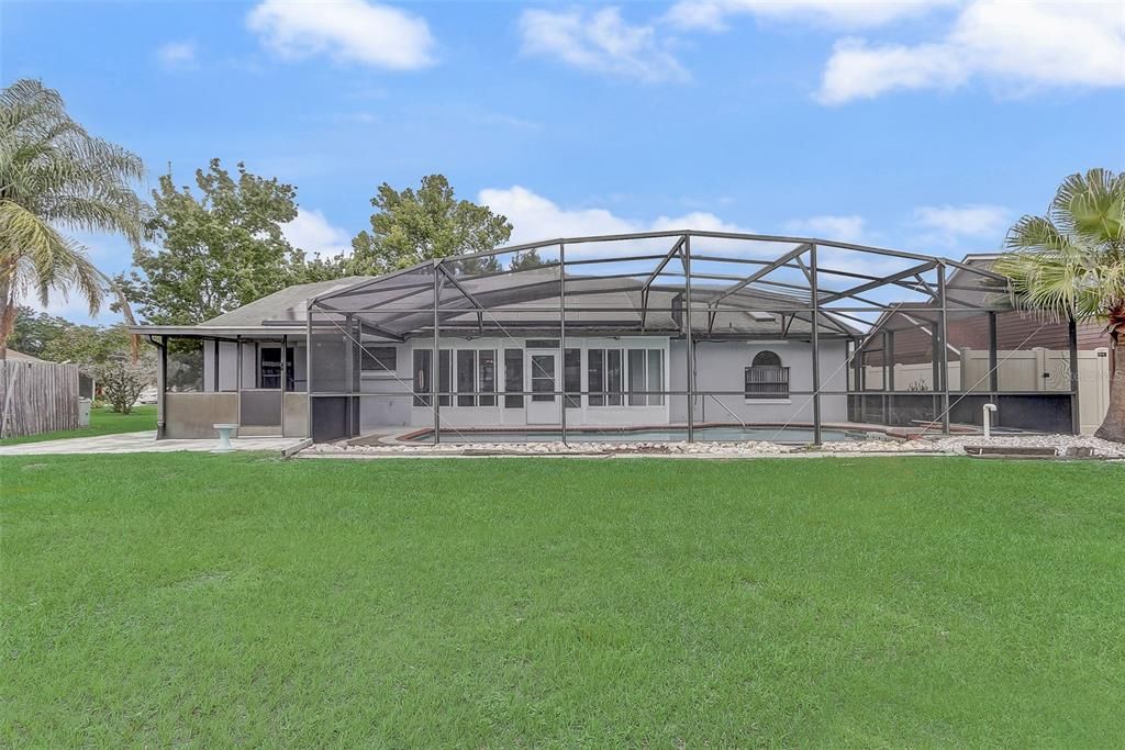 For Sale: $499,999 (4 beds, 2 baths, 2337 Square Feet)