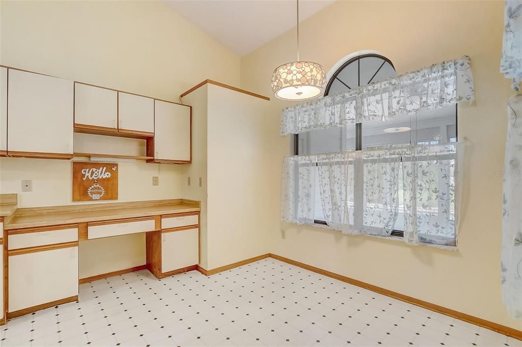 For Sale: $499,999 (4 beds, 2 baths, 2337 Square Feet)