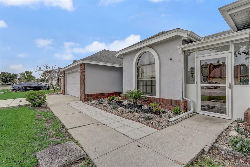 For Sale: $499,999 (4 beds, 2 baths, 2337 Square Feet)