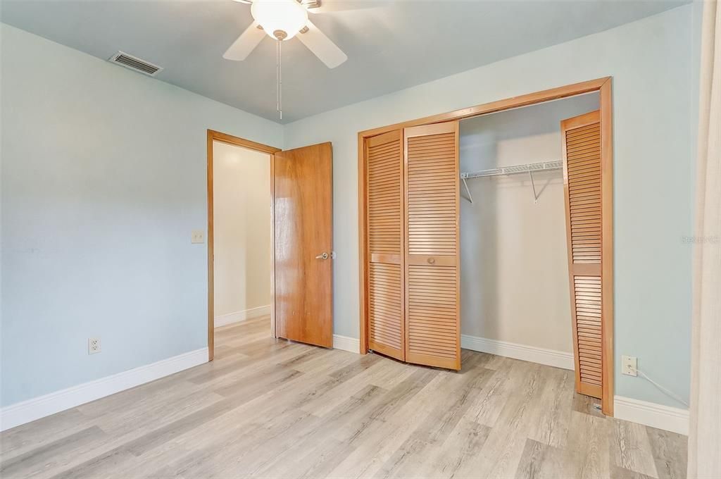 For Sale: $499,999 (4 beds, 2 baths, 2337 Square Feet)