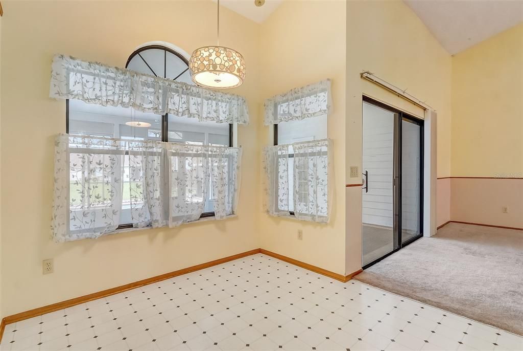 For Sale: $499,999 (4 beds, 2 baths, 2337 Square Feet)