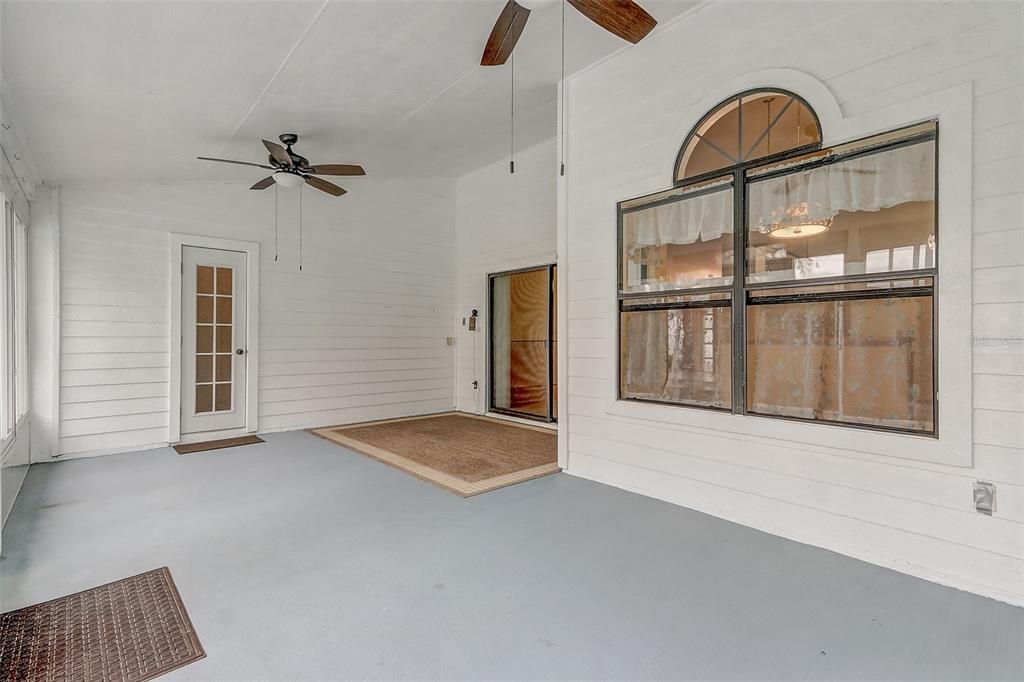 For Sale: $499,999 (4 beds, 2 baths, 2337 Square Feet)