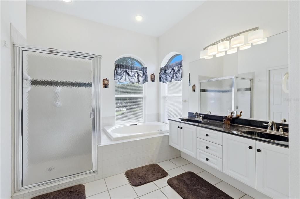 For Sale: $349,000 (3 beds, 2 baths, 1900 Square Feet)