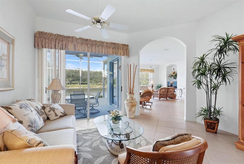 For Sale: $349,000 (3 beds, 2 baths, 1900 Square Feet)