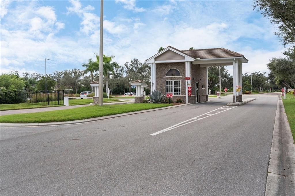 For Sale: $349,000 (3 beds, 2 baths, 1900 Square Feet)