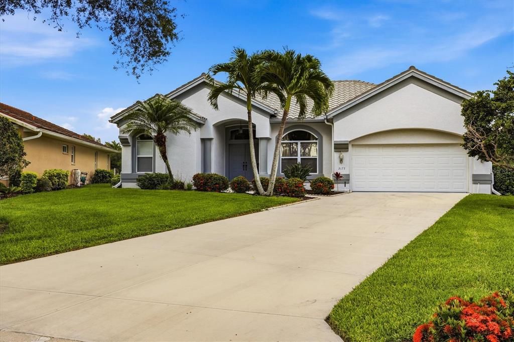 For Sale: $349,000 (3 beds, 2 baths, 1900 Square Feet)