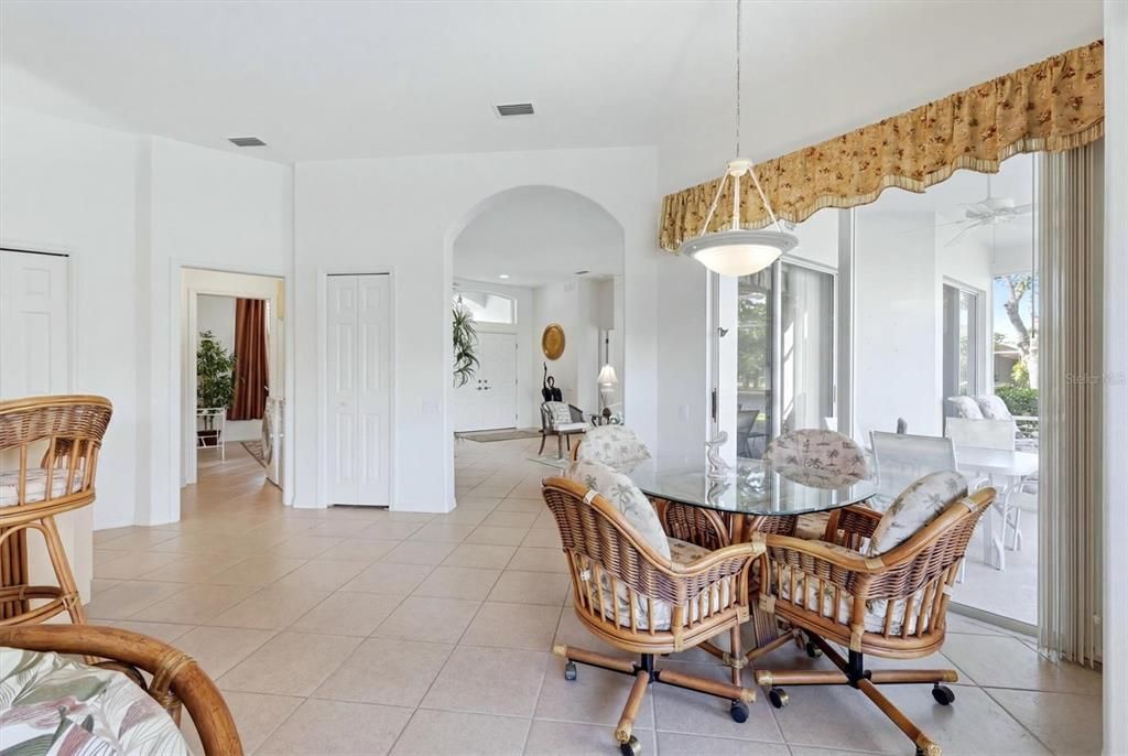 For Sale: $349,000 (3 beds, 2 baths, 1900 Square Feet)