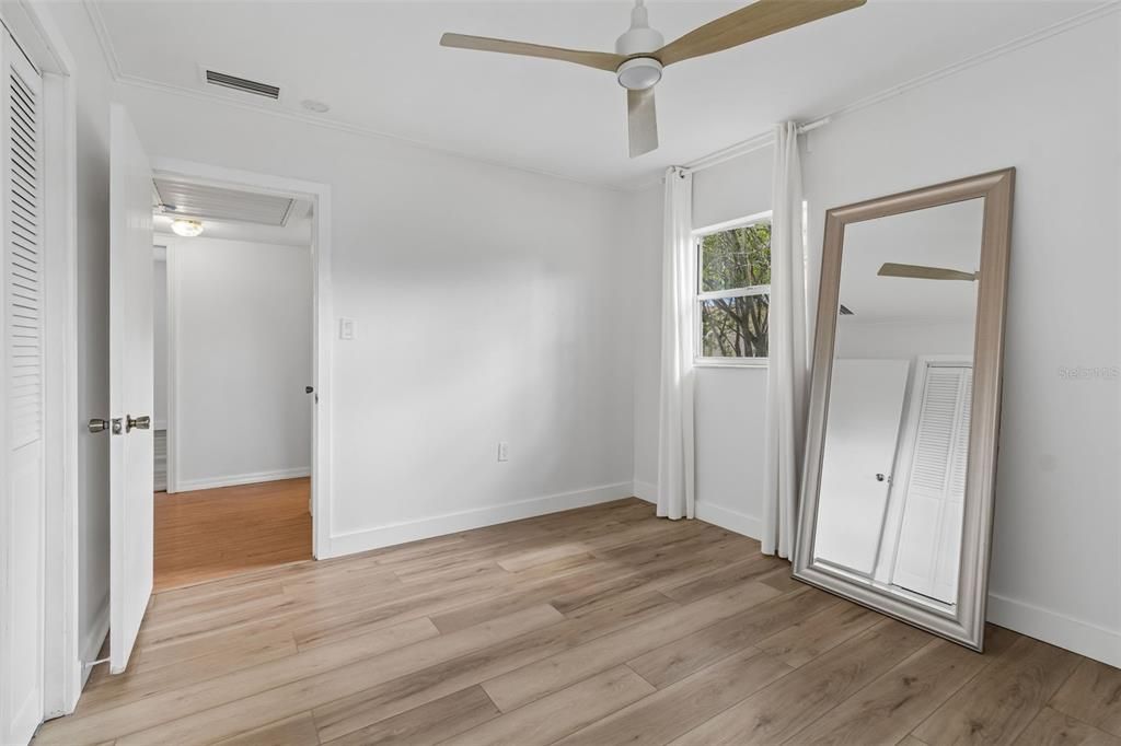 На продажу: $425,000 (2 спален, 1 ванн, 1378 Квадратных фут)