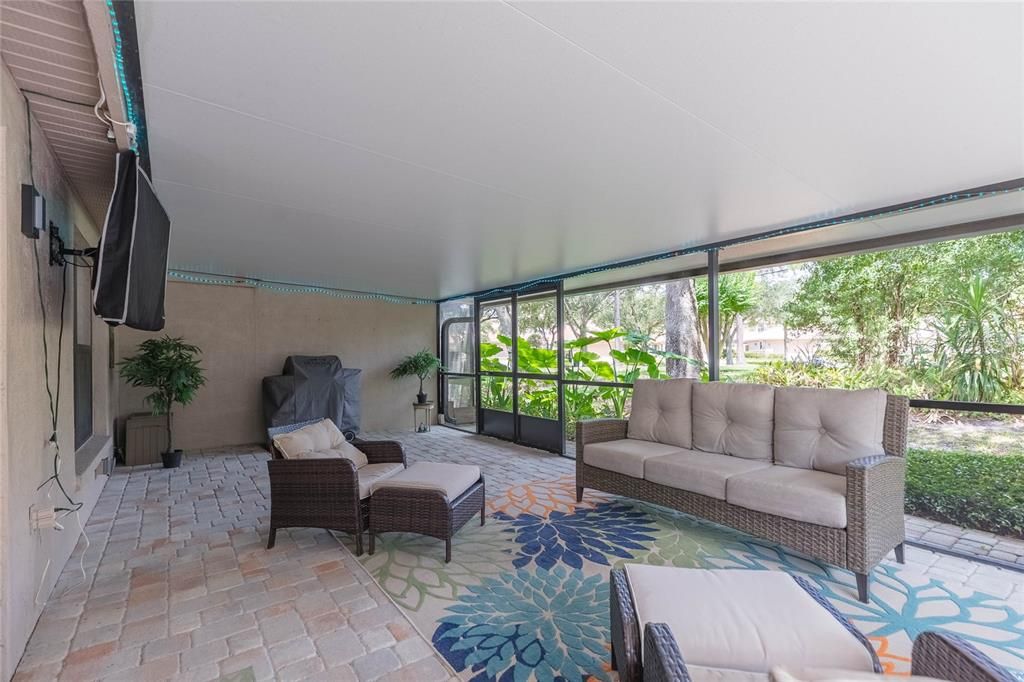 Activo con contrato: $330,000 (2 camas, 2 baños, 1278 Pies cuadrados)