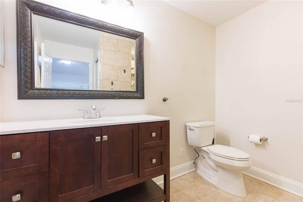 Activo con contrato: $330,000 (2 camas, 2 baños, 1278 Pies cuadrados)