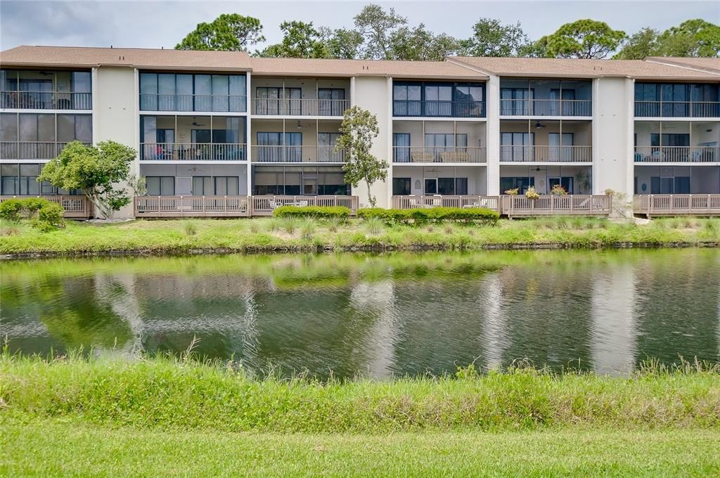 For Sale: $189,900 (1 beds, 1 baths, 800 Square Feet)