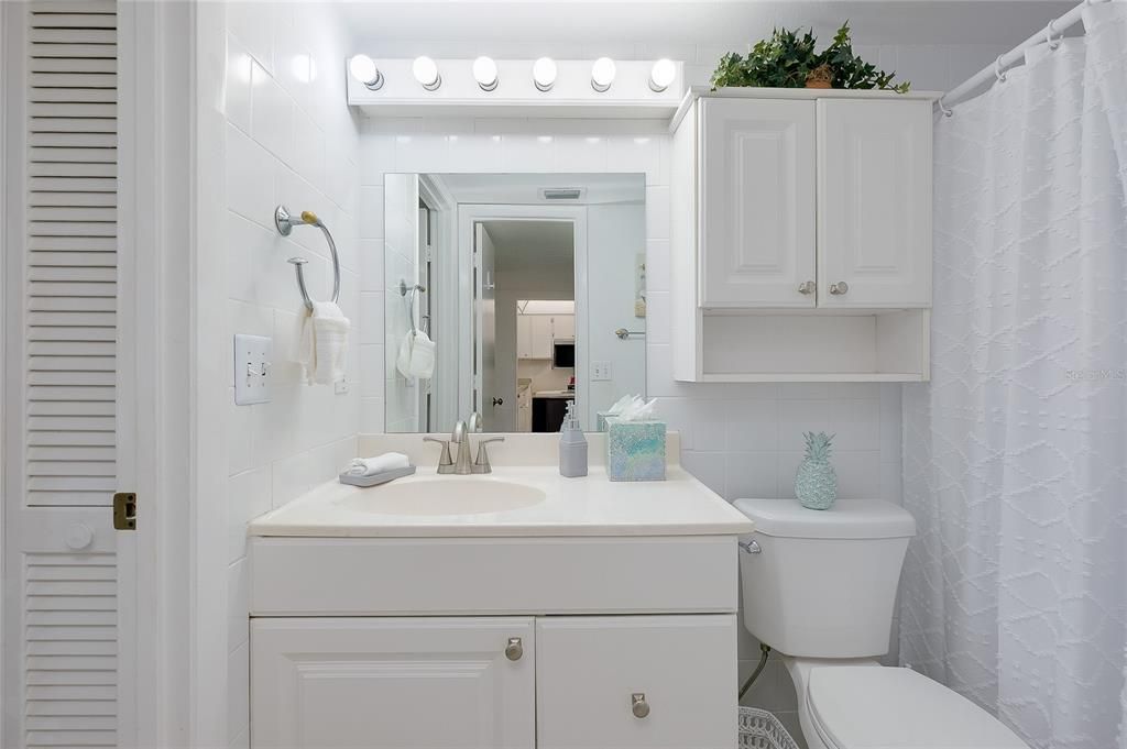 For Sale: $189,900 (1 beds, 1 baths, 800 Square Feet)