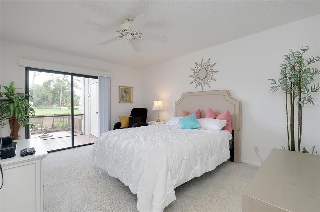 For Sale: $189,900 (1 beds, 1 baths, 800 Square Feet)