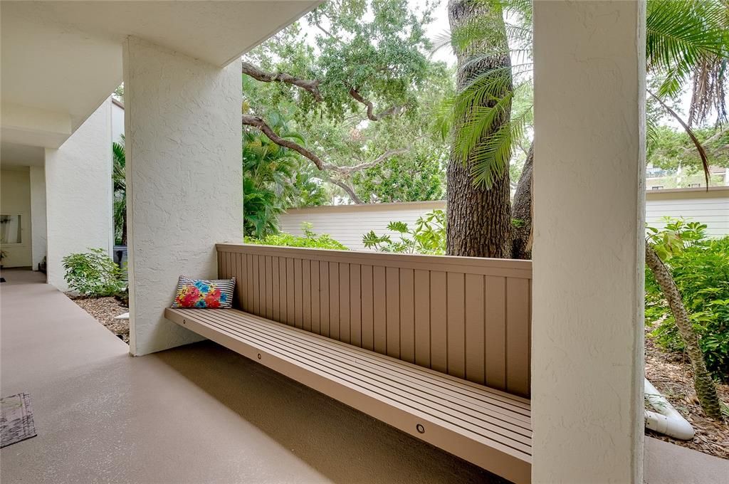 For Sale: $189,900 (1 beds, 1 baths, 800 Square Feet)