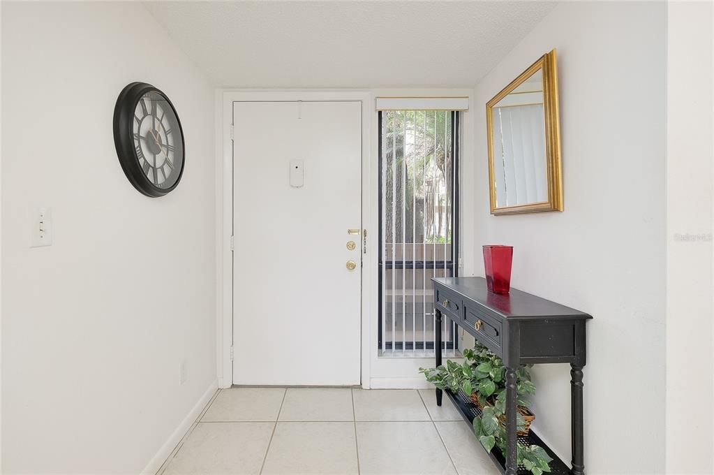 For Sale: $189,900 (1 beds, 1 baths, 800 Square Feet)
