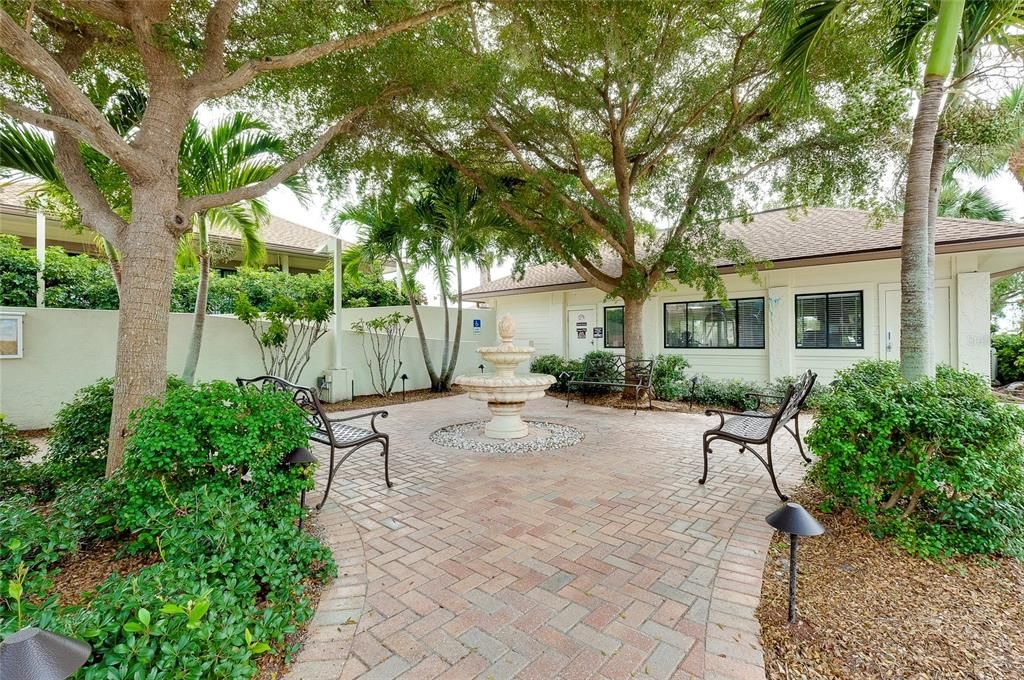 For Sale: $189,900 (1 beds, 1 baths, 800 Square Feet)