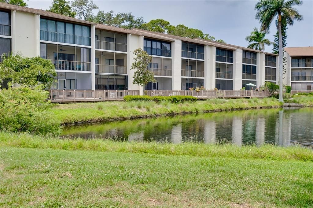 For Sale: $189,900 (1 beds, 1 baths, 800 Square Feet)